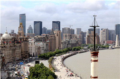 与志同道合的朋友一起追求人生的精彩